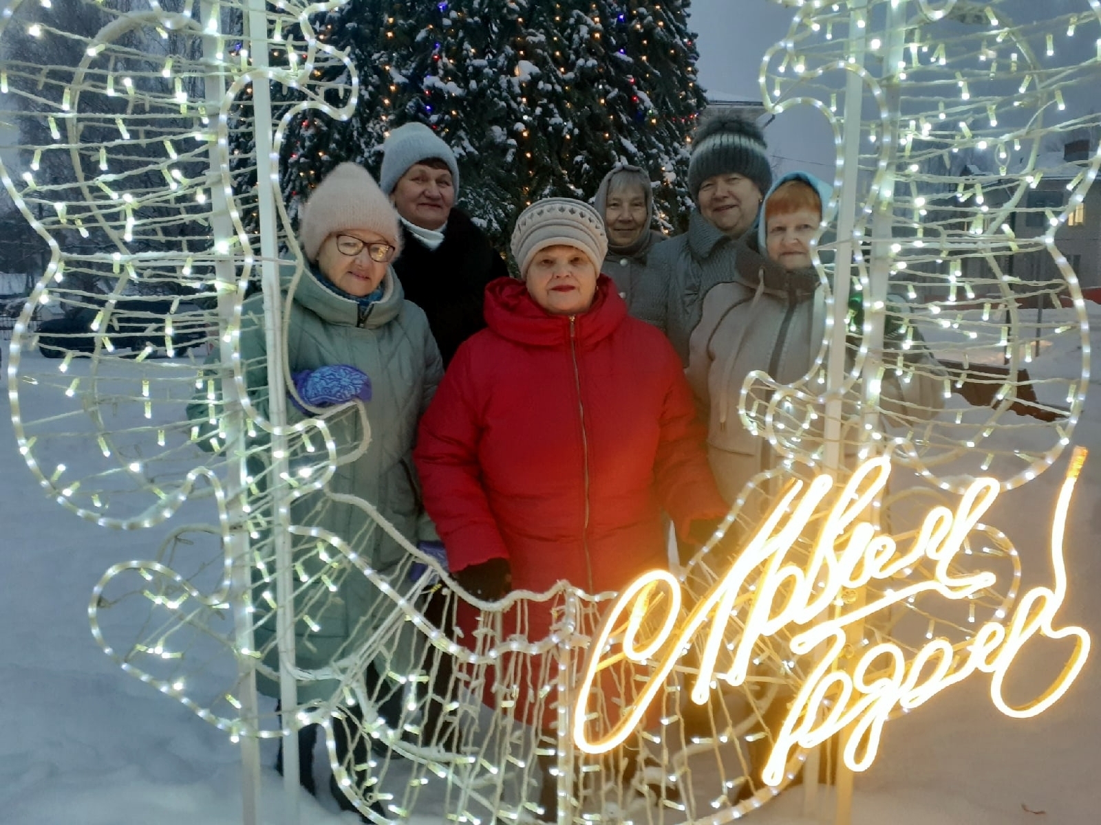 Как же красиво у нас в Кичменгском Городке!  И как же не поддаться соблазну прогуляться по новогоднему Кичменгскому Городку!