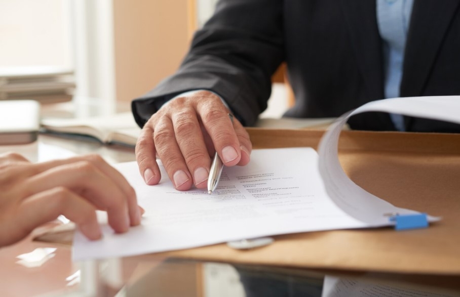 Доход бойцов специальной военной операции и их семьи не будет учитываться при оформлении социального контракта на открытие своего дела.