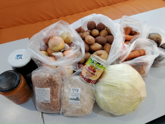 Наши "серебряные" волонтеры продолжают участвовать в благотворительной акции "Помощь СВОим"