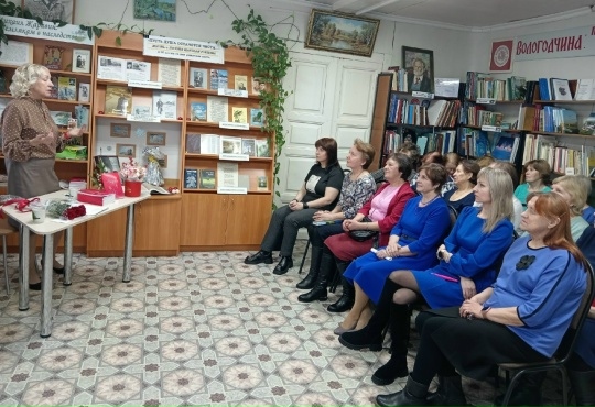 На презентации нового сборника стихов побывали «серебряные» волонтеры накануне Старого Нового года