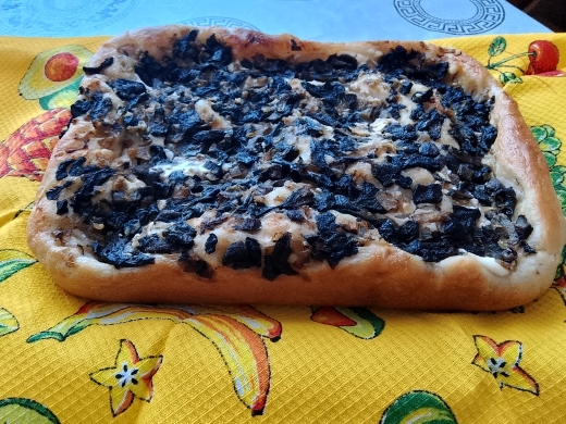 Наши волонтеры с завидным упорством продолжают участвовать в благотворительной акции "Испекла нам бабушка!"