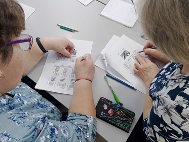 Каждый год в России в первое воскресение марта отмечается День бабушек. Это светлый и теплый праздник.