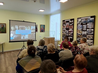 На открытие выставки «Сельская труженица — тебе слава и честь» в Краеведческий музей приглашены сегодня "серебряные" волонтеры